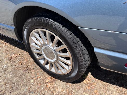 Used 2005 Ford Thunderbird RWD image 8