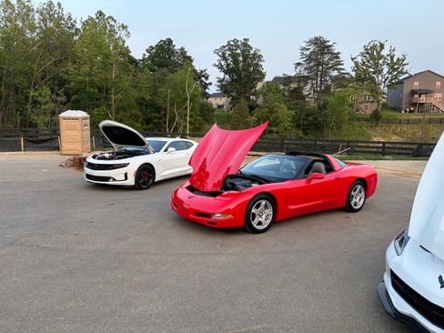 Used 1997 Chevrolet Corvette Coupe w/ Performance Handling Pkg image 16