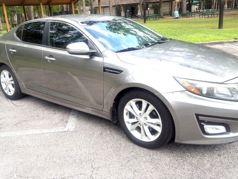Used 2015 Kia Optima LX image 1