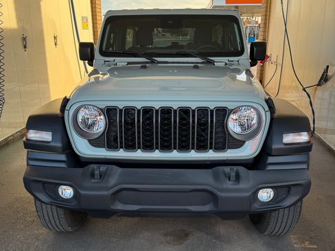 Used 2024 Jeep Wrangler Unlimited Sport image 2