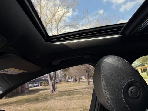 Used 2019 Mercedes-Benz C 300 Sedan image 2