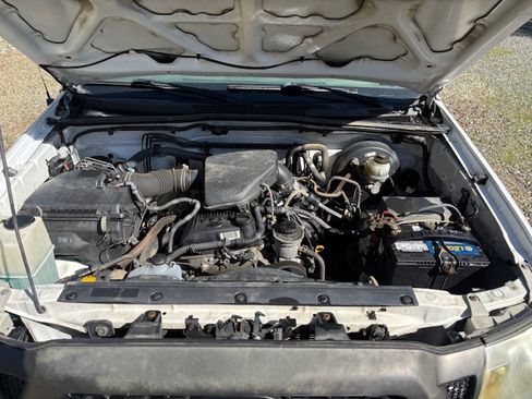 Used 2011 Toyota Tacoma 2WD Regular Cab image 19