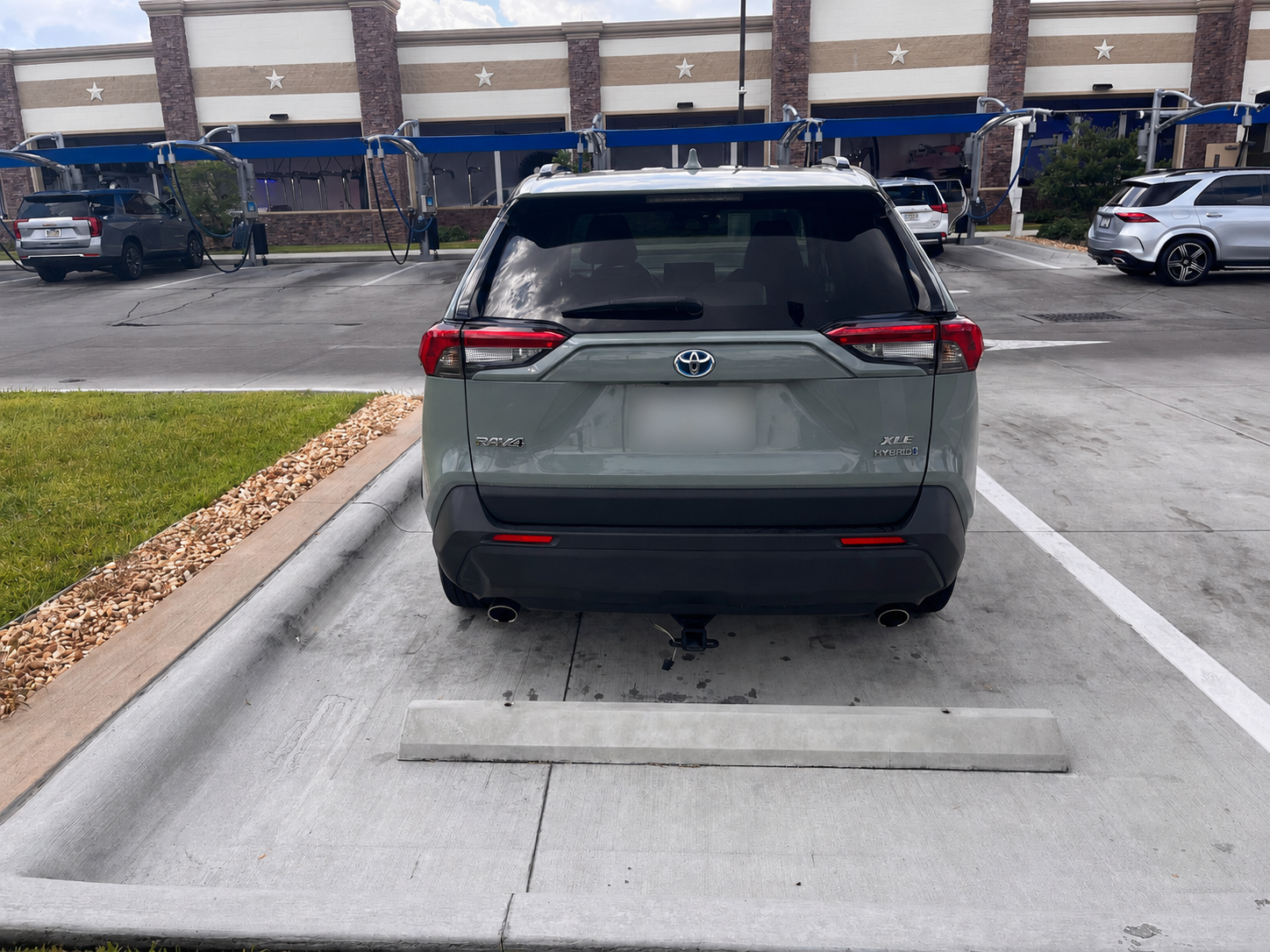 Used 2021 Toyota RAV4 XLE Premium AWD/4WD image 14