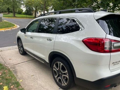 Used 2025 Subaru Ascent Touring AWD/4WD image 5