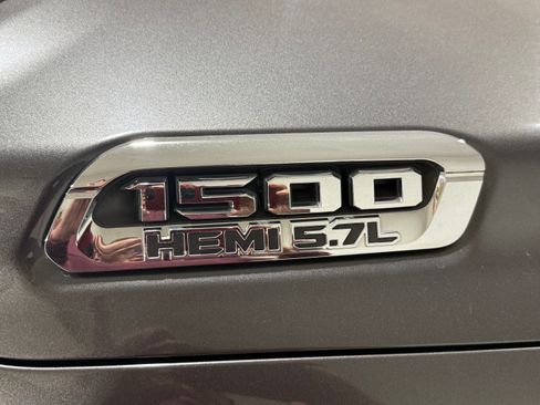 Used 2019 RAM 1500 Laramie image 10