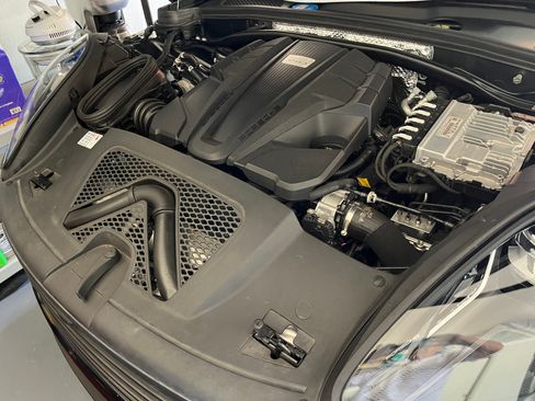 Used 2021 Porsche Macan S AWD/4WD image 16
