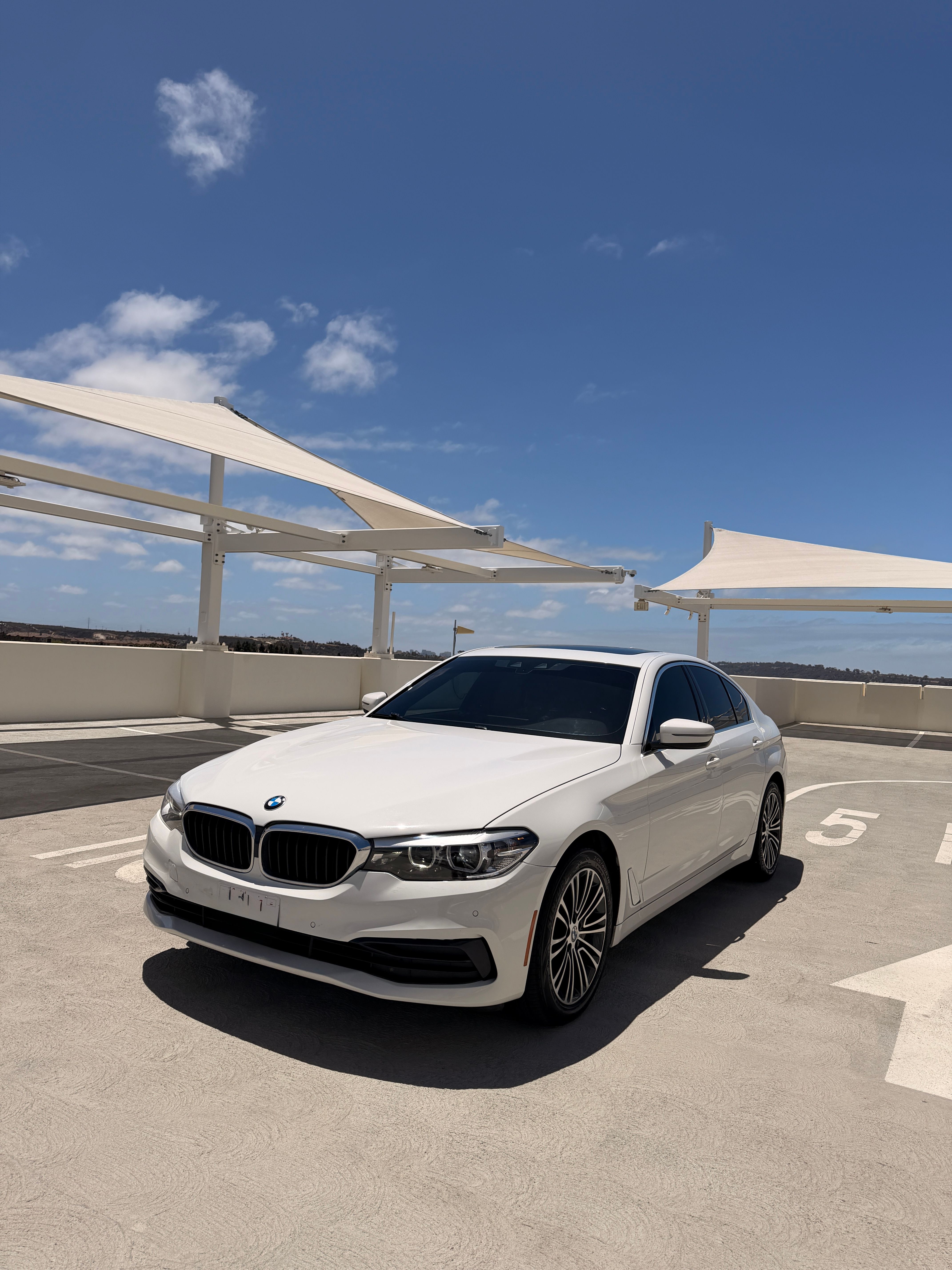 Used 2020 BMW 530i w/ Convenience Package RWD image 1