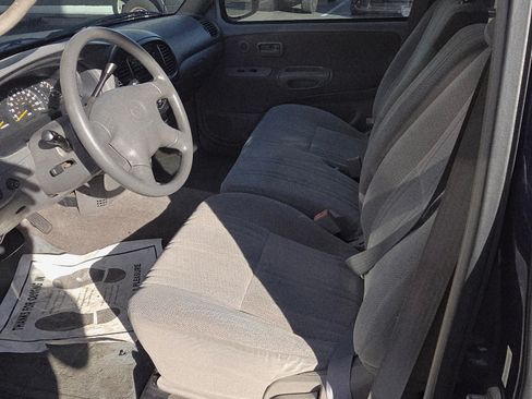 Used 2001 Toyota Tundra SR5 image 9