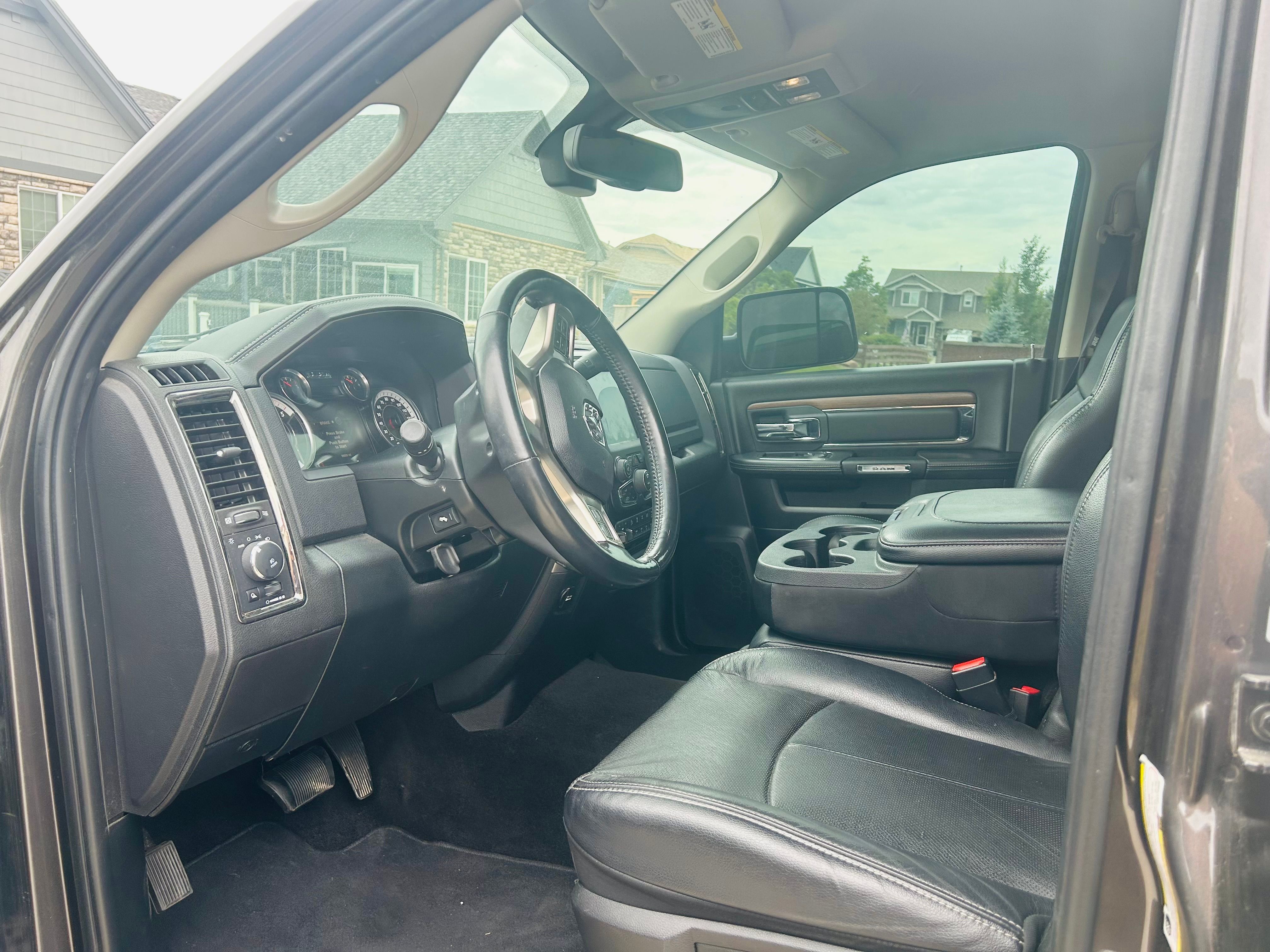 Used 2018 RAM 2500 Laramie w/ Sport Appearance Group AWD/4WD image 5