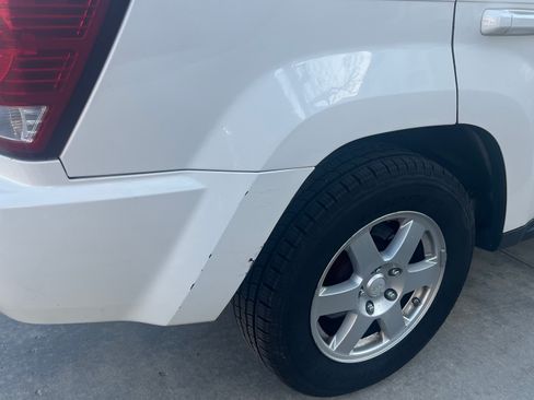 Used 2010 Jeep Grand Cherokee Laredo image 12