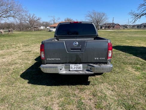Used 2007 Nissan Frontier SE w/ SE Value Truck Pkg image 12