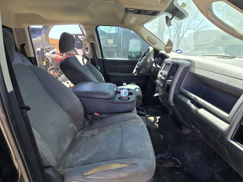 Used 2017 RAM 3500 Tradesman w/ Chrome Appearance Group image 5