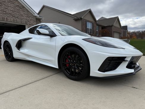 Used 2024 Chevrolet Corvette Stingray Preferred Cpe w/ Z51 Performance Package image 12