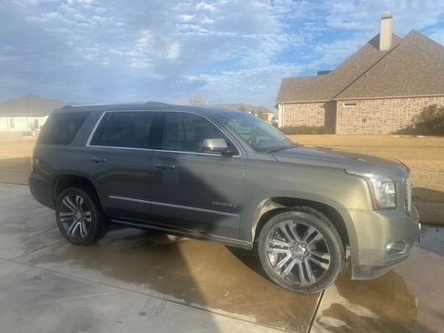 Used 2017 GMC Yukon Denali w/ Open Road Package image 2