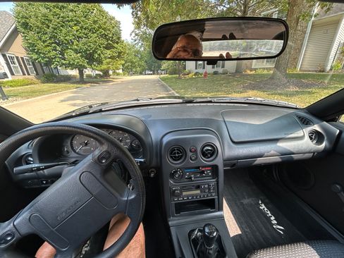 Used 1996 MAZDA MX-5 Miata RWD image 1