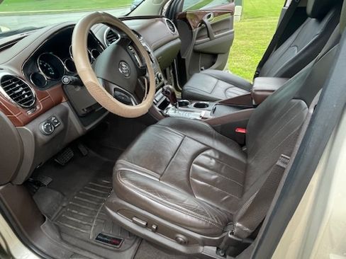 Used 2014 Buick Enclave Leather image 9