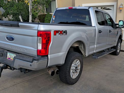 Used 2019 Ford F250 XLT w/ XLT Value Package AWD/4WD image 5