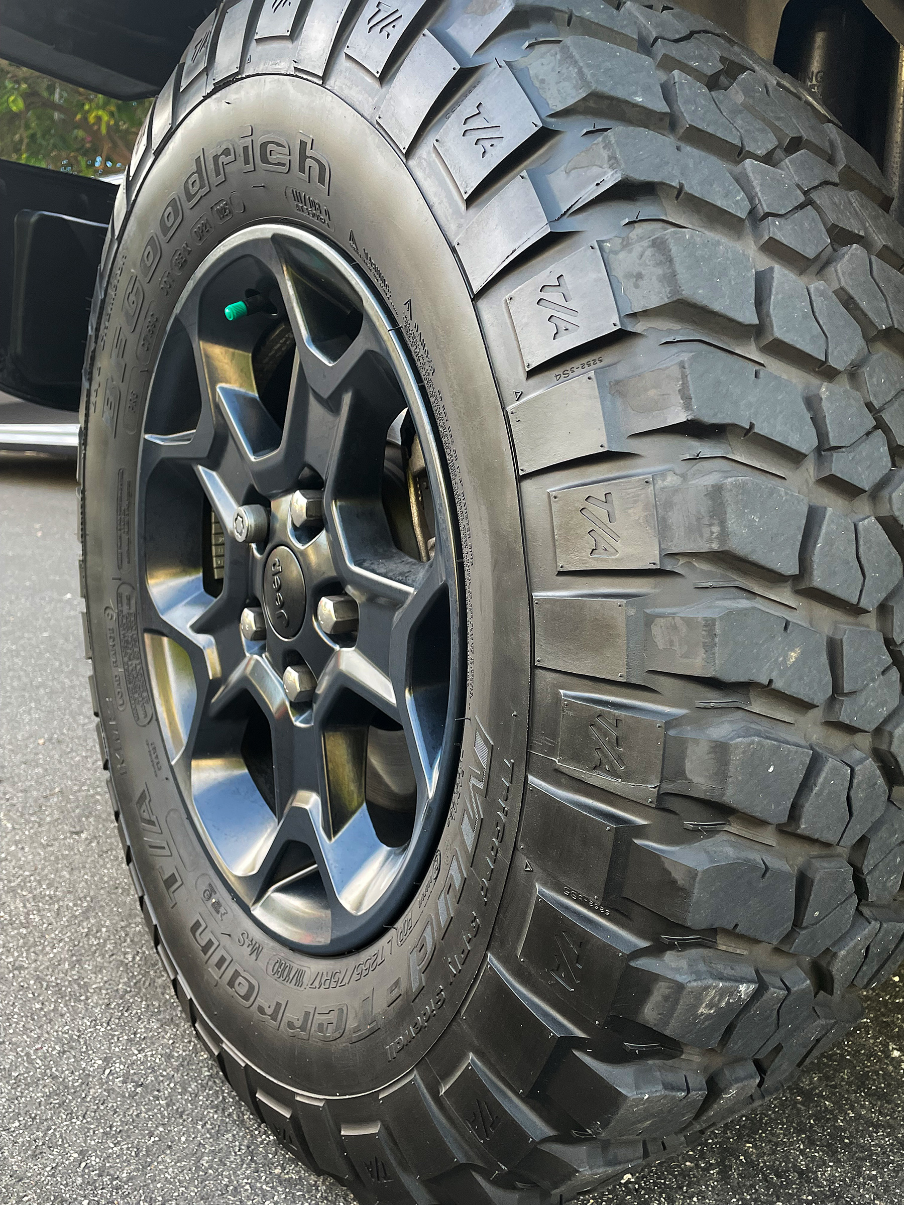 Used 2023 Jeep Wrangler Sport AWD/4WD image 18