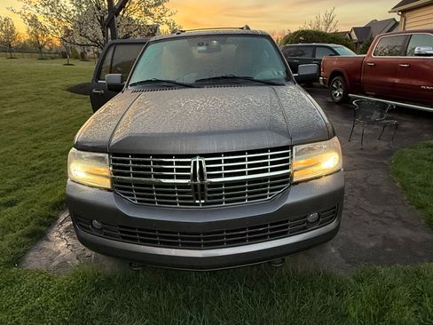 Used 2014 Lincoln Navigator L 4WD w/ Equipment Group 101A image 2