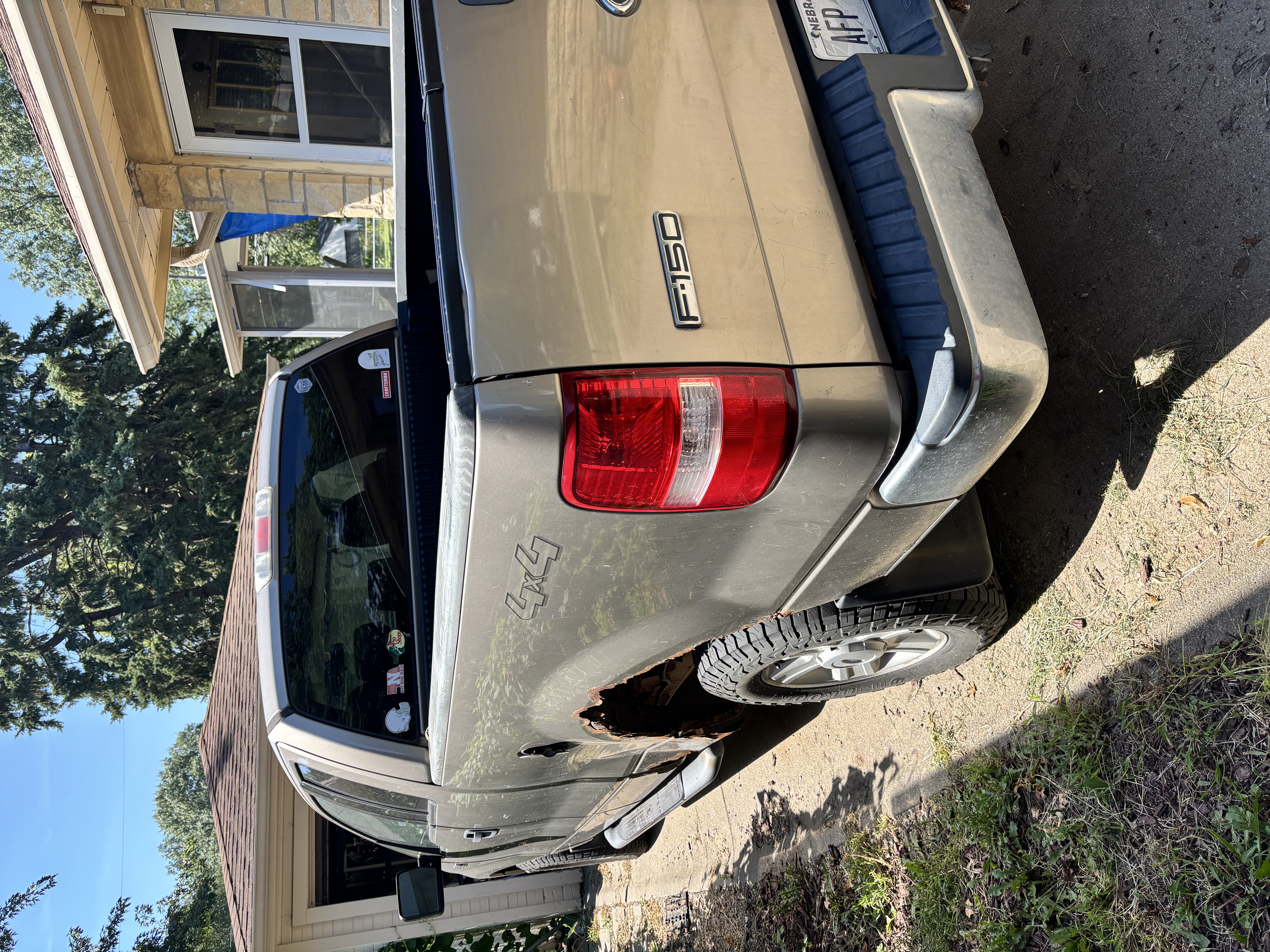 Used 2004 Ford F150 XLT AWD/4WD image 4