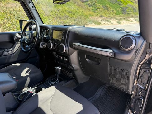 Used 2017 Jeep Wrangler Unlimited Sport w/ Quick Order Package 24S image 19