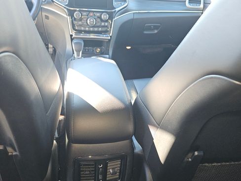 Used 2021 Jeep Grand Cherokee Limited w/ Sun & Sound Group image 12