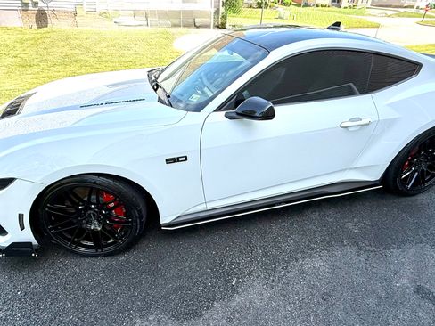 Used 2024 Ford Mustang GT Premium w/ GT Performance Package image 2