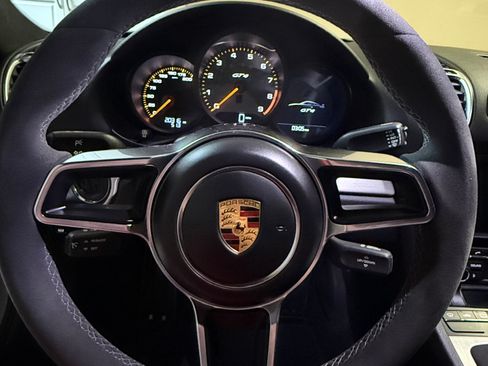 Used 2016 Porsche Cayman GT4 image 10