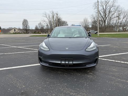 Used 2018 Tesla Model 3 Long Range image 2