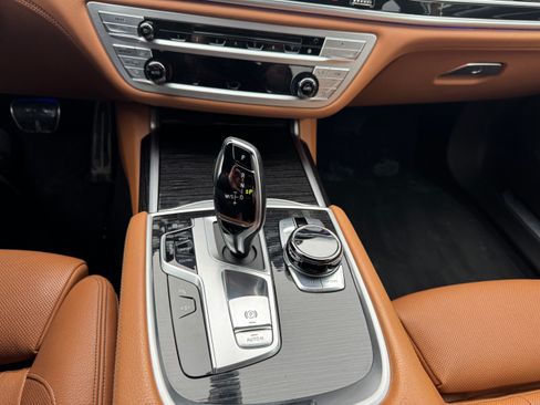 Used 2019 BMW 740i xDrive w/ Executive Package image 20