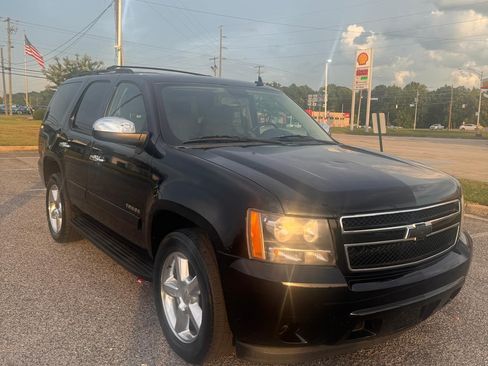 Used 2011 Chevrolet Tahoe LS RWD image 1