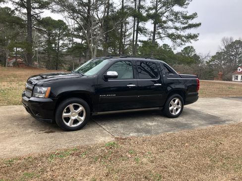 Used 2012 Chevrolet Avalanche LTZ image 1