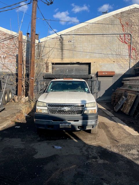 Used 2006 Chevrolet Silverado 3500 4x4 Regular Cab w/ Snow Plow Prep Package image 1