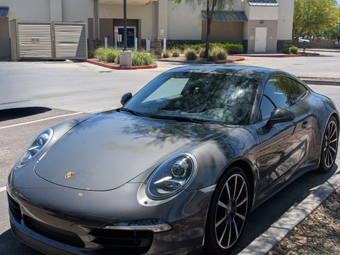 Used 2013 Porsche 911 Carrera 4S image 2