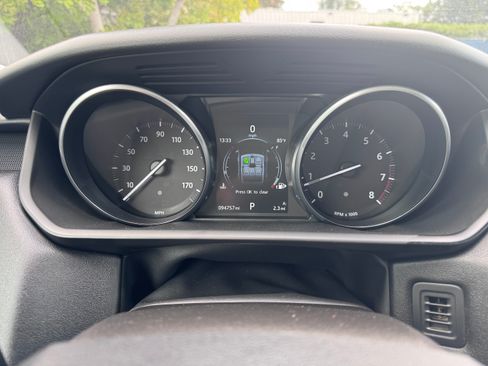 Used 2016 Land Rover Range Rover Sport HSE image 10