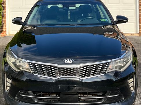 Used 2018 Kia Optima EX w/ Technology Package image 2