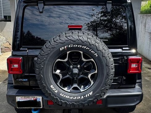 Used 2021 Jeep Wrangler Unlimited Rubicon 4xe w/ Cold Weather Group AWD/4WD image 5