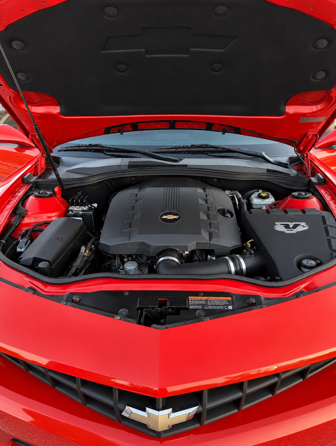 Used 2010 Chevrolet Camaro LT w/ Interior Accent Trim Package RWD image 8