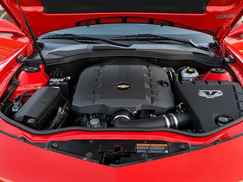 Used 2010 Chevrolet Camaro LT w/ Interior Accent Trim Package RWD image 9