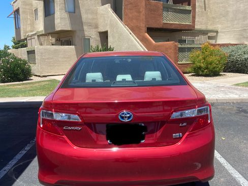 Used 2014 Toyota Camry LE FWD image 4