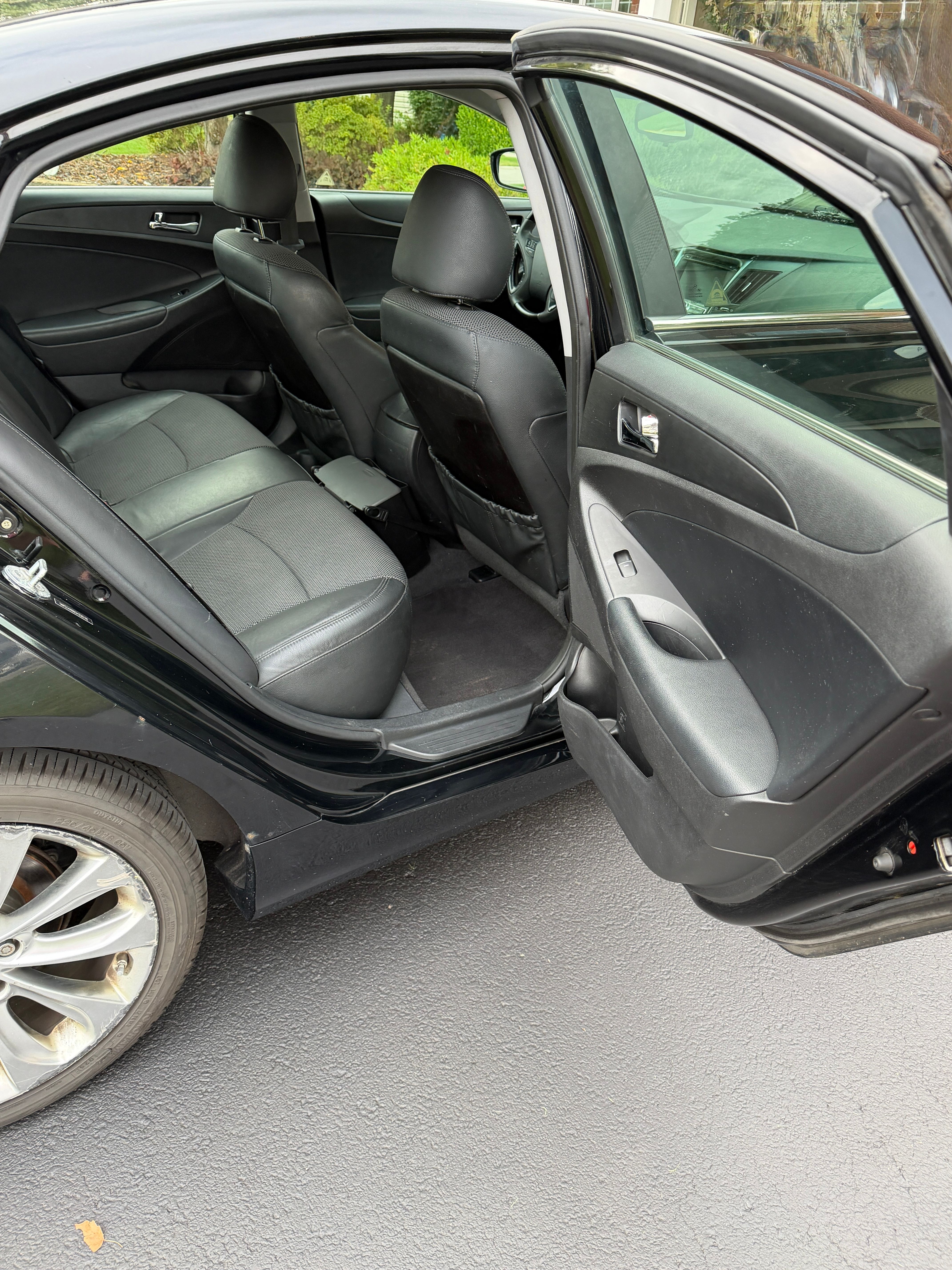 Used 2012 Hyundai Sonata SE w/ Navigation & Sunroof Pkg FWD image 13