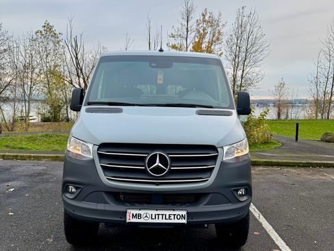 Used 2024 Mercedes-Benz Sprinter 2500 image 2