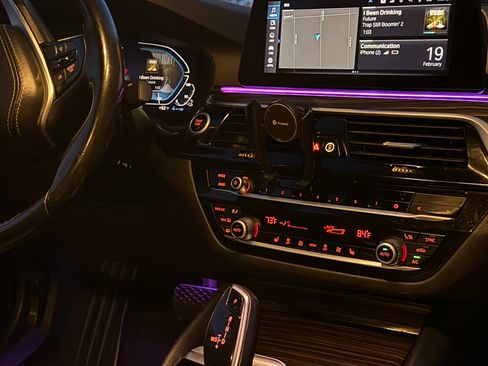 Used 2020 BMW 530e w/ Convenience Package image 1