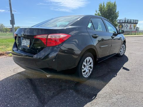 Used 2017 Toyota Corolla LE FWD image 2