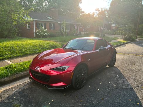 Used 2022 MAZDA MX-5 Miata Club w/ Interior Package RWD image 1