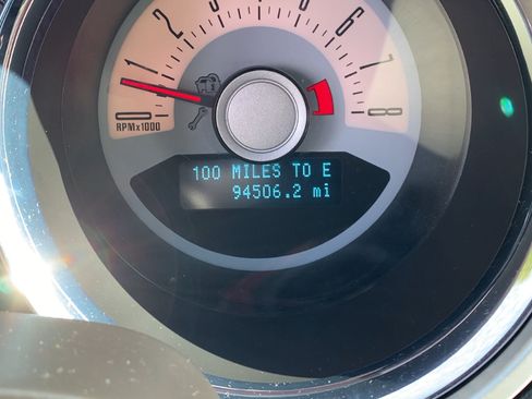 Used 2012 Ford Mustang Premium image 8