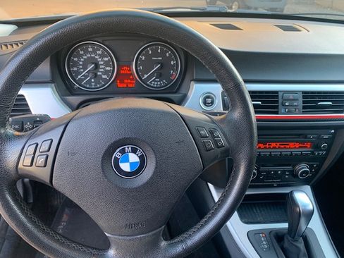 Used 2010 BMW 328i xDrive Sedan image 4
