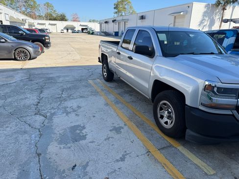 Used 2018 Chevrolet Silverado 1500 W/T image 10