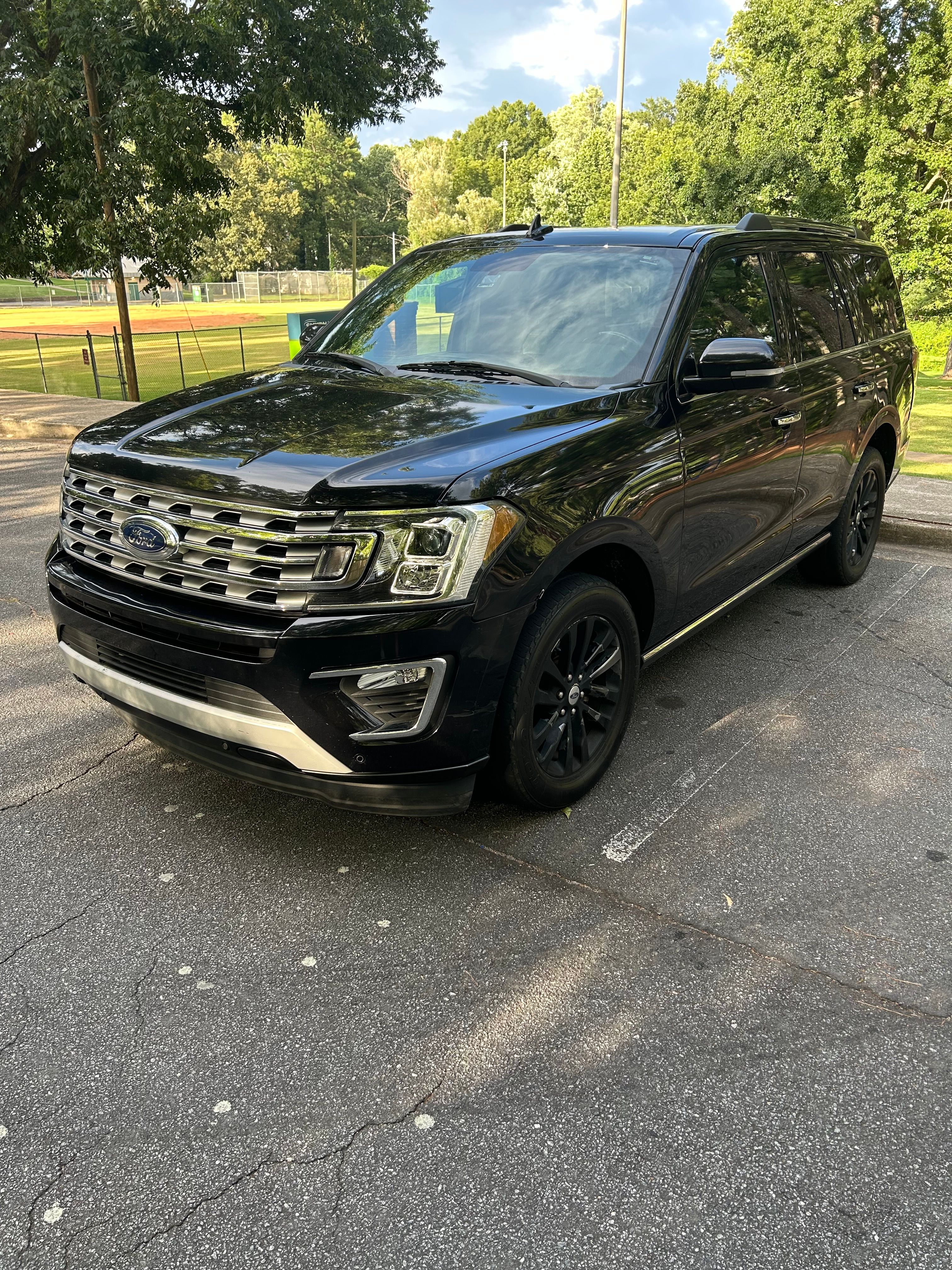 Used 2019 Ford Expedition Limited RWD image 2