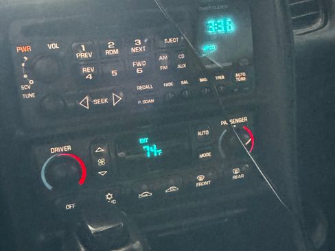 Used 2002 Chevrolet Corvette Coupe w/ Preferred Equipment Group2 image 8